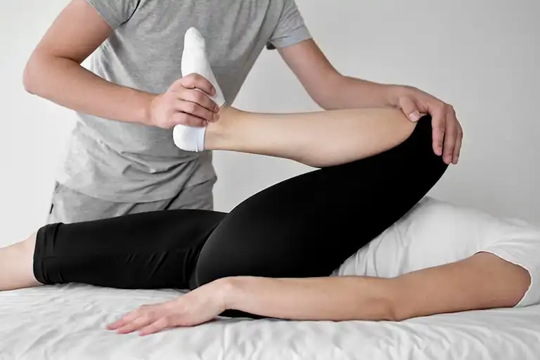Chiropractor-For-Knee-Pain